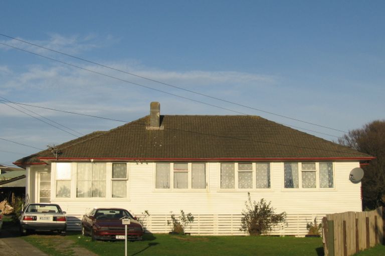 Photo of property in 6 Iris Grove, Cannons Creek, Porirua, 5024