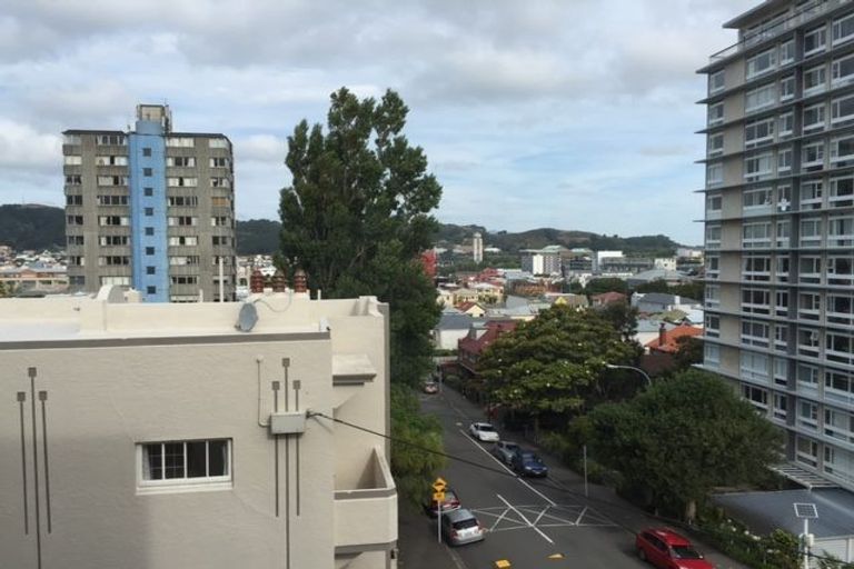 Photo of property in Elms Court Flats, 10/367 The Terrace, Te Aro, Wellington, 6011