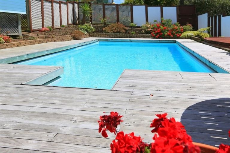 Photo of property in 4 Eyre Street, Henderson, Auckland, 0612