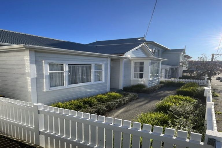 Photo of property in 82 Pirie Street, Mount Victoria, Wellington, 6011