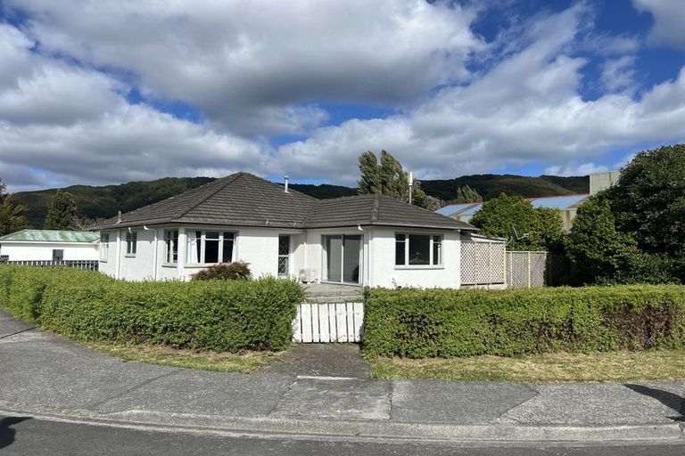 Photo of property in 31 Burden Avenue, Wainuiomata, Lower Hutt, 5014