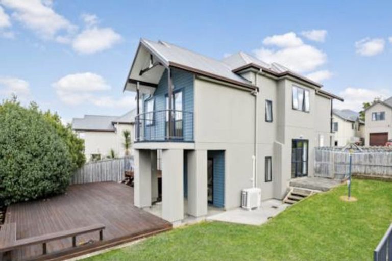 Photo of property in 13 Sonoma Crescent, Oteha, Auckland, 0632