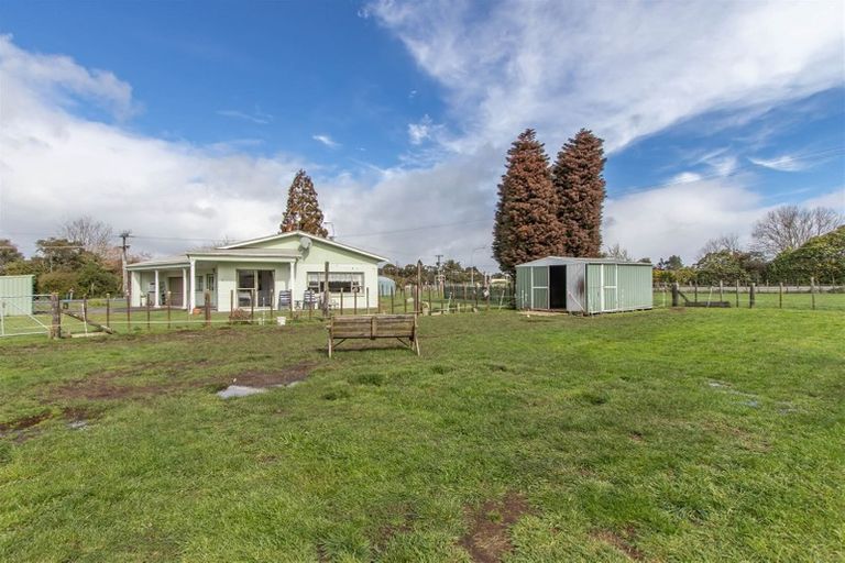 Photo of property in 3 Tariki Road, Tariki, Inglewood, 4390