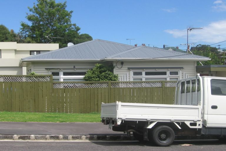 Photo of property in 2/21 Hastings Parade, Devonport, Auckland, 0624