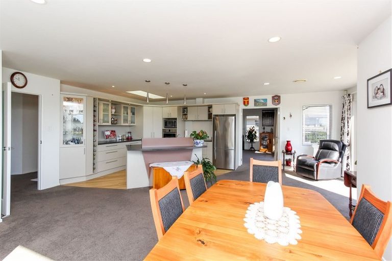 Photo of property in 8 Sampson Avenue, Waiwhakaiho, New Plymouth, 4312