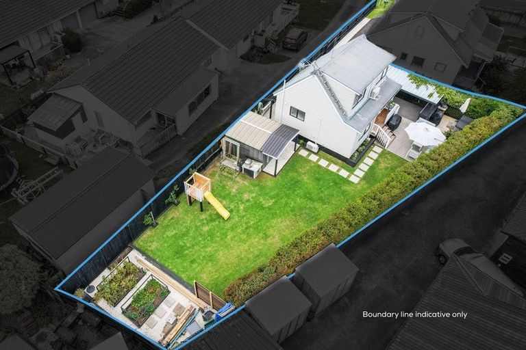 Photo of property in 16b Bay Street, Red Beach, 0932