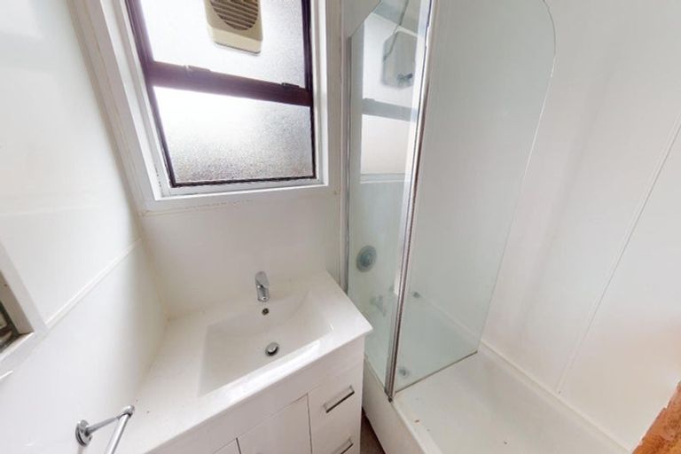 Photo of property in 16 Motuoapa Place, Kelvin Grove, Palmerston North, 4414