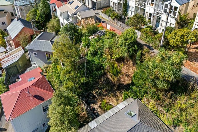 Photo of property in 12 Glenbervie Terrace, Thorndon, Wellington, 6011