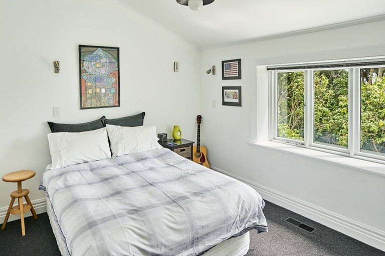 Photo of property in 31 Nikau Street, Eastbourne, Lower Hutt, 5013