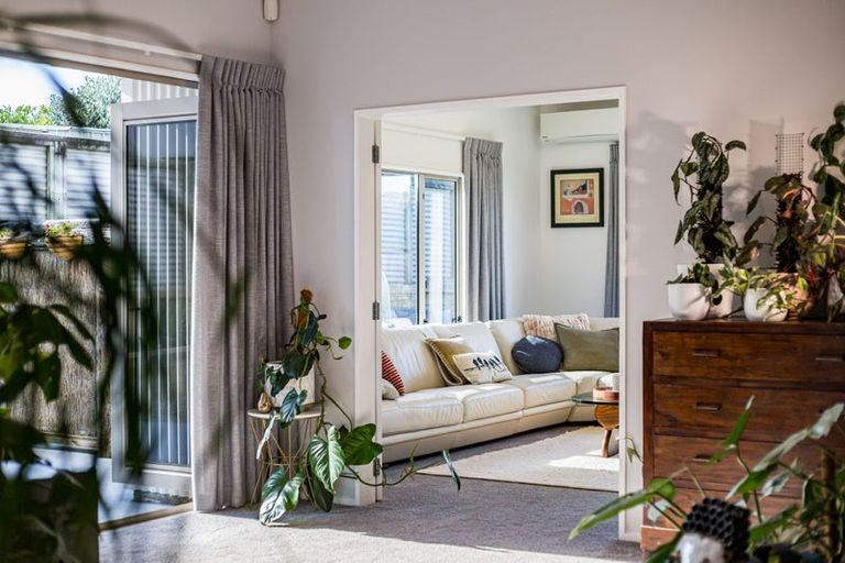 Photo of property in 61 Quadrant Heights, Paraparaumu, 5032