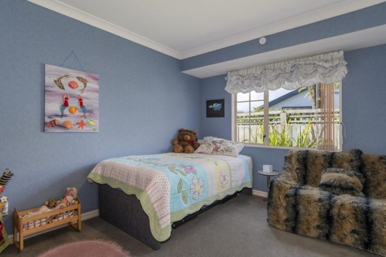 Photo of property in 5 Buckingham Place, Bethlehem, Tauranga, 3110