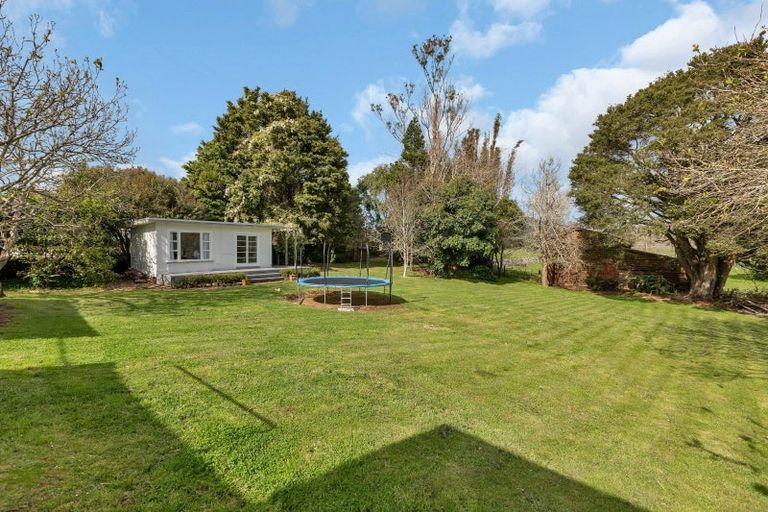 Photo of property in 92 Tauraroa Road, Maungakaramea, Whangarei, 0178