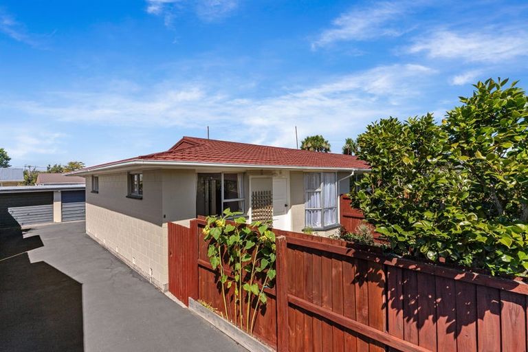 Photo of property in 4/5 Coles Place, St Albans, Christchurch, 8014