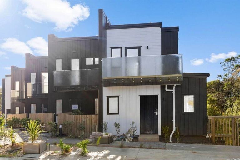 Photo of property in 20/26 Springvale Drive, Fairview Heights, Auckland, 0632