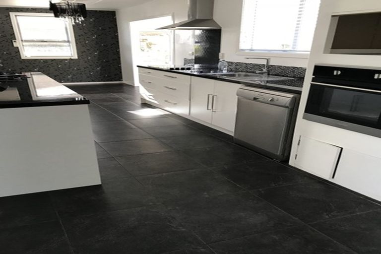 Photo of property in 40 Cumberland Street, Merrilands, New Plymouth, 4312