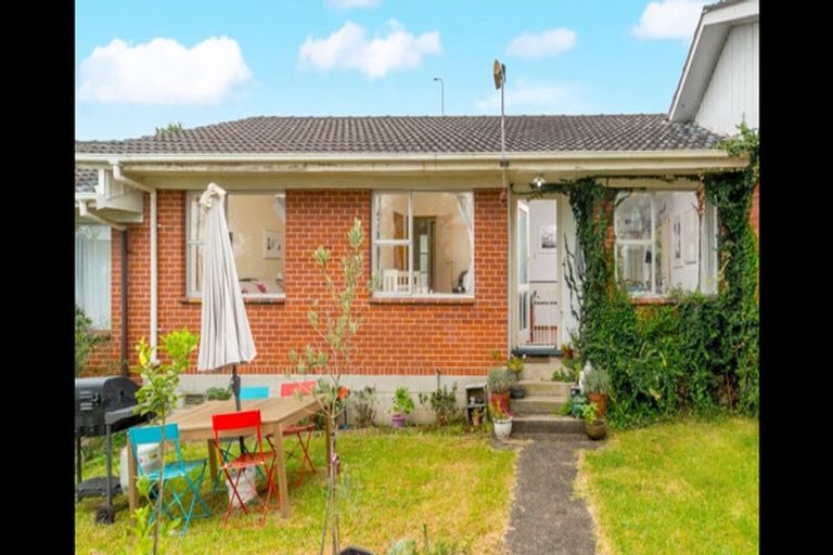 Photo of property in 4/36 Parr Road South, Point Chevalier, Auckland, 1025