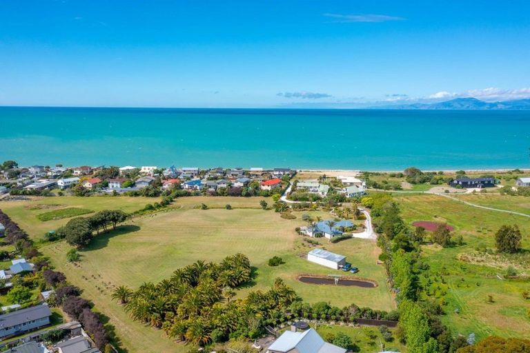 Photo of property in 32 Broadsea Avenue, Ruby Bay, Mapua, 7005