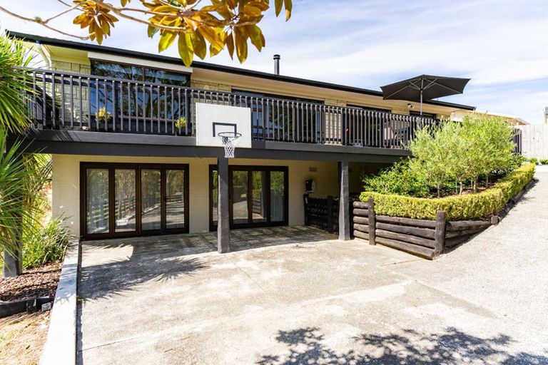Photo of property in 5 Skelton Crescent, Paparoa, 0571