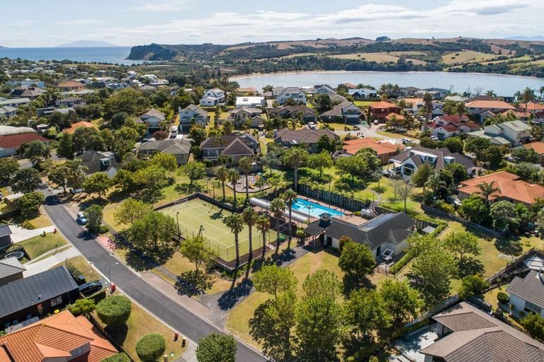 Photo of property in 17 Cascaden Road, Gulf Harbour, Whangaparaoa, 0930