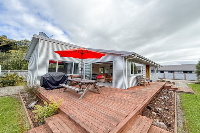 Photo of property in 7a Watino Place, Pohara, Takaka, 7183