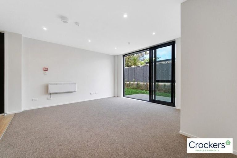 Photo of property in 1/2 Treasure Lane, Te Atatu South, Auckland, 0610