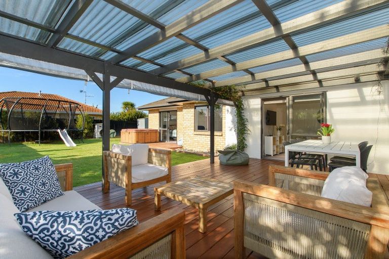 Photo of property in 17 Andalusian Place, Papamoa Beach, Papamoa, 3118