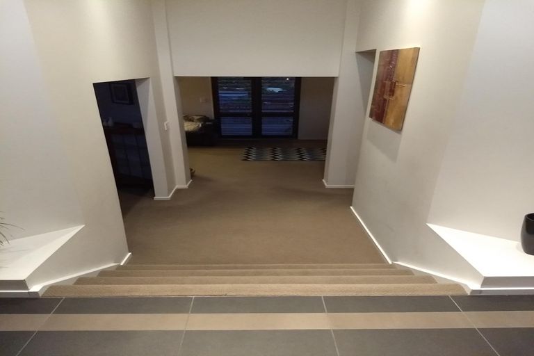 Photo of property in 6 San Valentino Drive, Henderson, Auckland, 0612