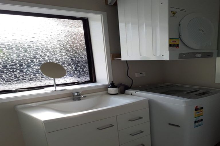 Photo of property in 11 Fantail Court, Orewa, 0931