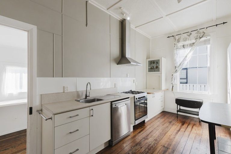 Photo of property in 1/30 Bulteel Street, New Plymouth, 4310