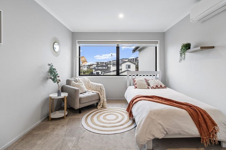 Photo of property in 8 Killick Place, Long Bay, Auckland, 0630