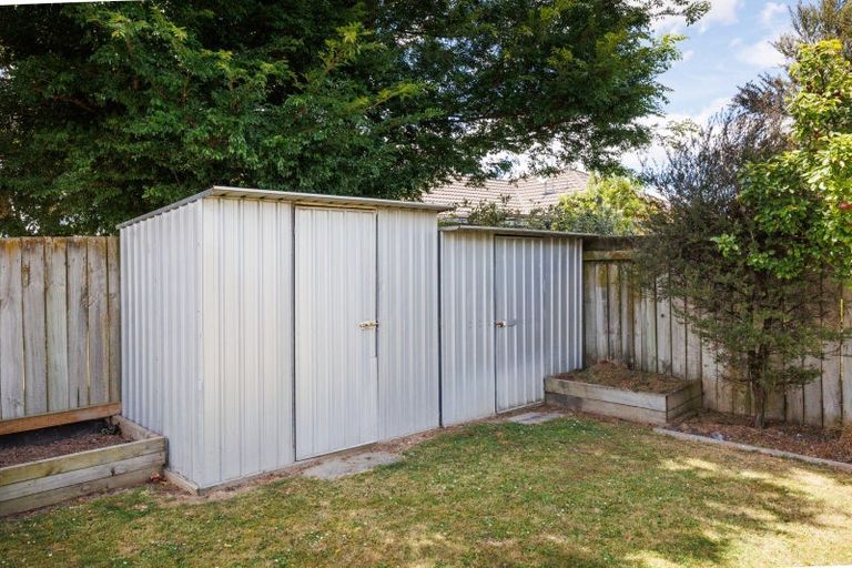 Photo of property in 10 Boston Parade, Kelvin Grove, Palmerston North, 4414