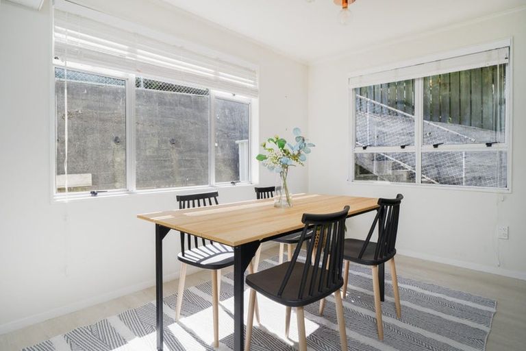 Photo of property in 1 The Spinney, Titahi Bay, Porirua, 5022