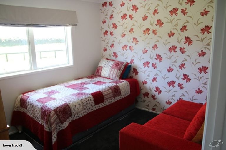 Photo of property in 323 Karioitahi Road, Karioitahi, Waiuku, 2683