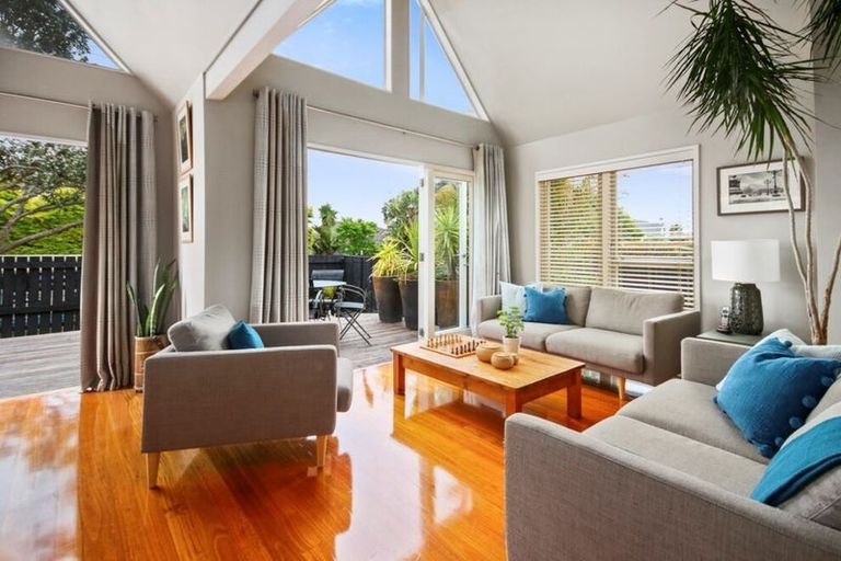 Photo of property in 1/68 Norwood Road, Bayswater, Auckland, 0622