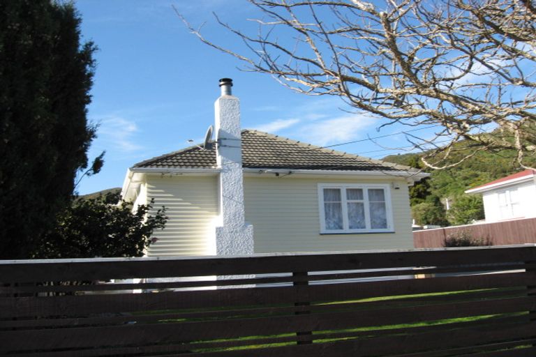 Photo of property in 9 Coniston Street, Wainuiomata, Lower Hutt, 5014