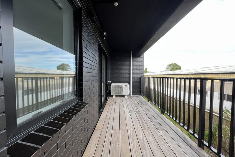 Photo of property in 107/28c Eileen Newey Place, Henderson, Auckland, 0612