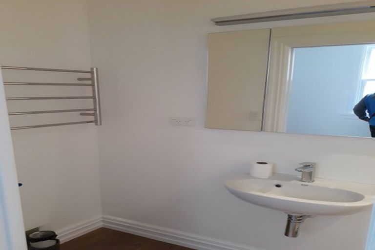 Photo of property in 21 Mortimer Terrace, Aro Valley, Wellington, 6021