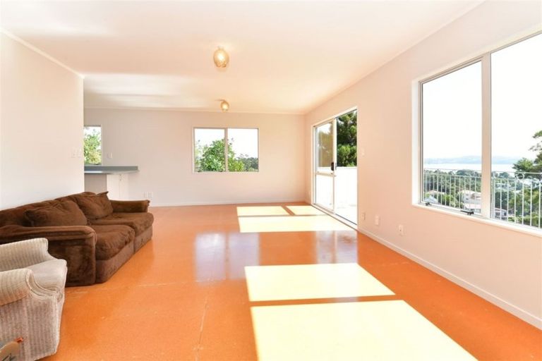 Photo of property in 8 Vipond Road, Stanmore Bay, Whangaparaoa, 0932