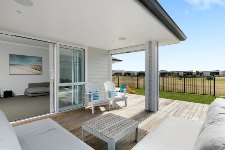 Photo of property in 5 Jeffs Way, Papamoa Beach, Papamoa, 3118