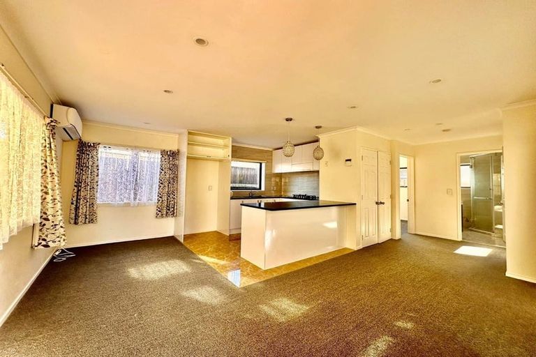 Photo of property in 109 Everglade Drive, Totara Heights, Auckland, 2105