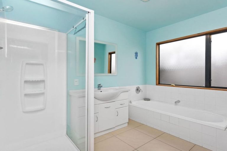 Photo of property in 11 Evenwood Place, Waimairi Beach, Christchurch, 8083