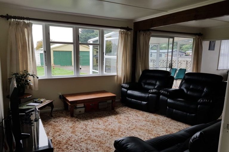 Photo of property in 28 Victor Street, Dannevirke, 4930