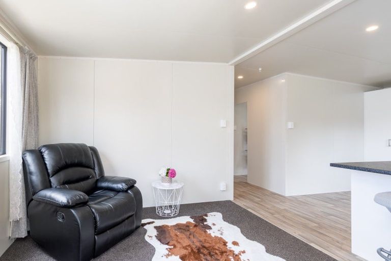 Photo of property in 9a Edelweiss Grove, Timberlea, Upper Hutt, 5018