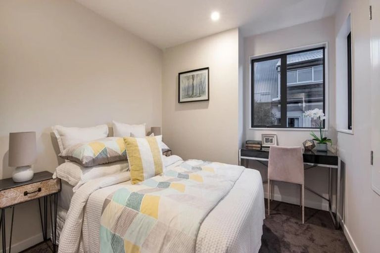 Photo of property in 3/114 Saddleback Rise, Murrays Bay, Auckland, 0630