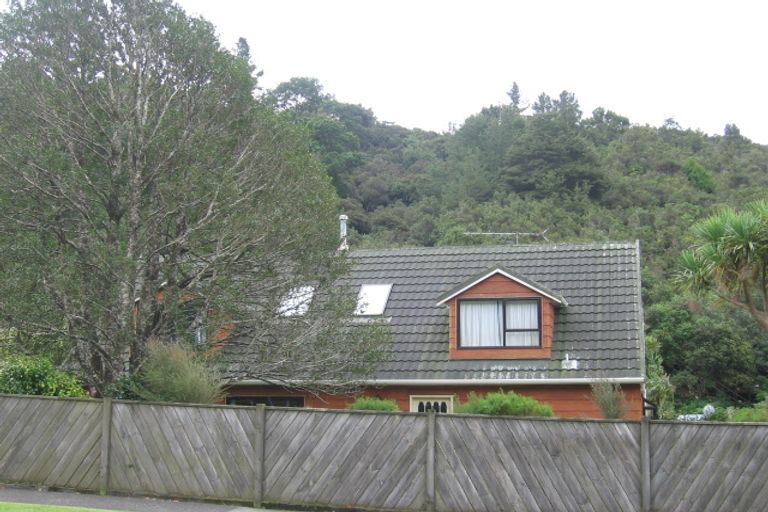 Photo of property in 62 Raukawa Street, Stokes Valley, Lower Hutt, 5019