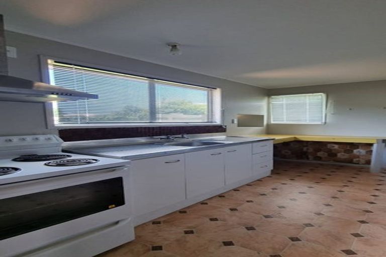 Photo of property in 1/29 Becker Drive, Weymouth, Auckland, 2103