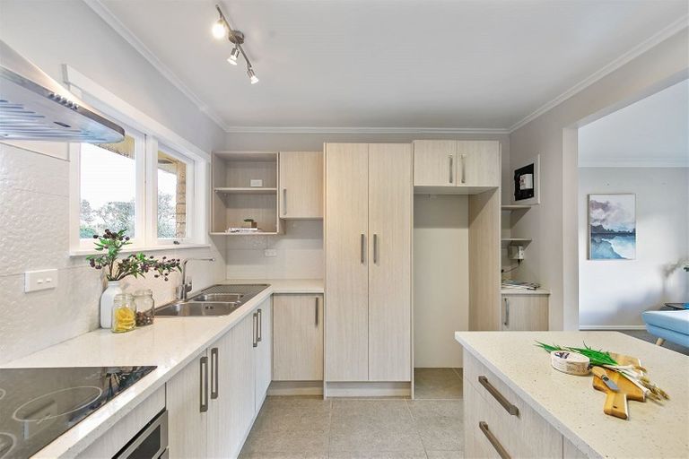 Photo of property in 3/3 Sutton Crescent, Papatoetoe, Auckland, 2025