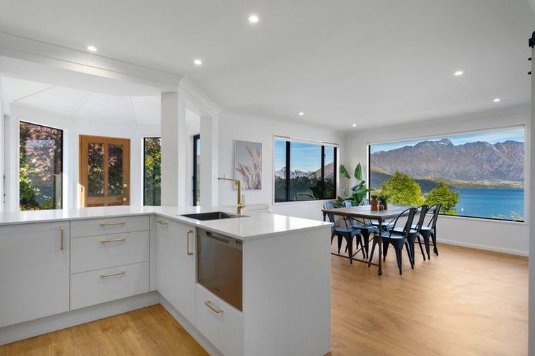 Photo of property in 19 Richards Park Lane, Fernhill, Queenstown, 9300