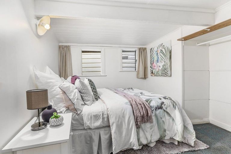 Photo of property in 18 Portland Crescent, Thorndon, Wellington, 6011