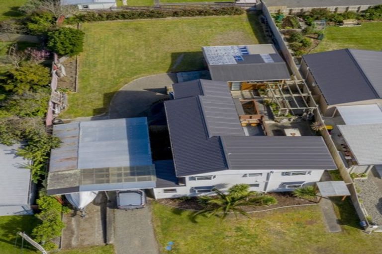 Photo of property in 6 Huia Street, Foxton Beach, Foxton, 4815